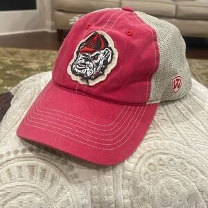 Distressed Georgia Bulldog trucker’s cap